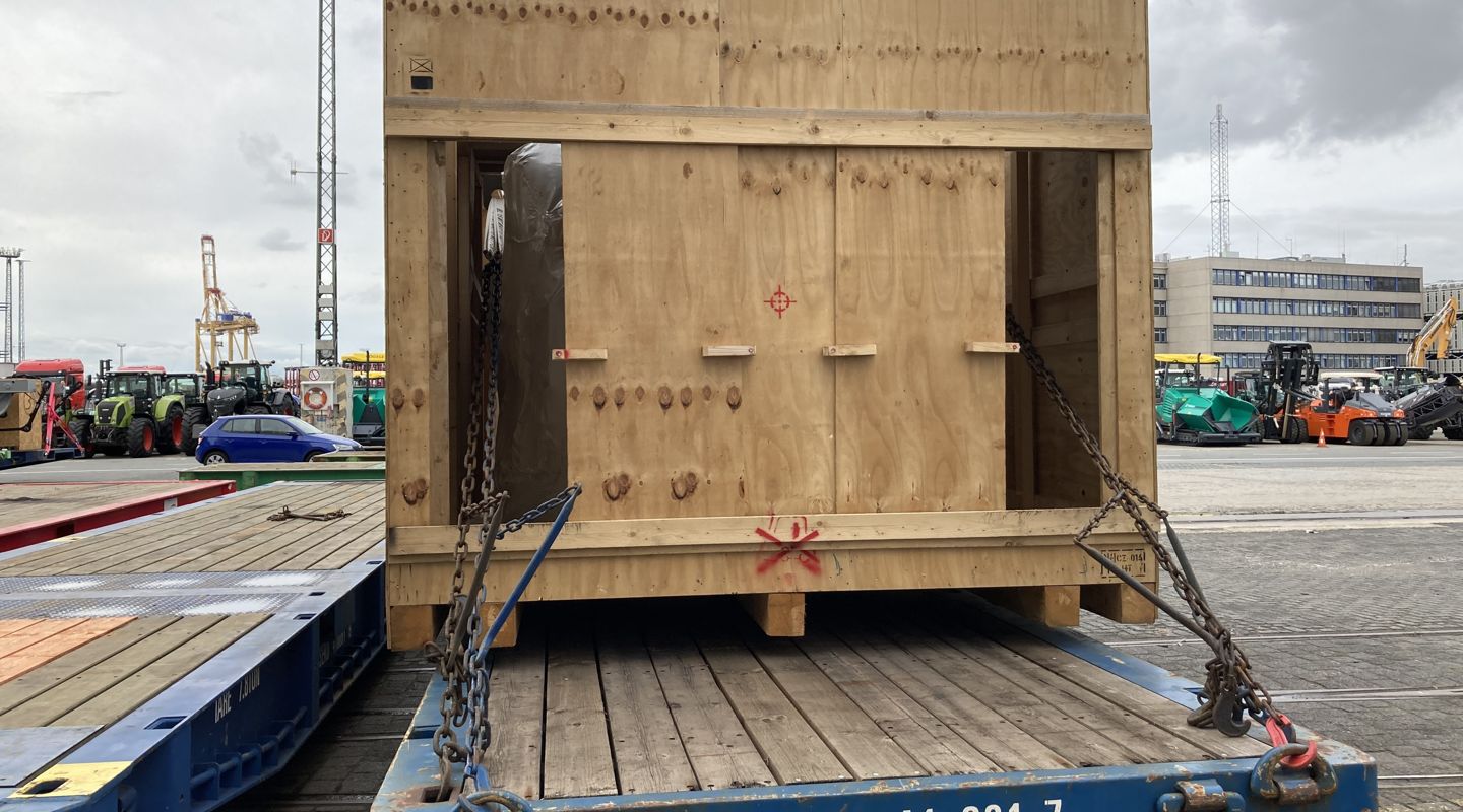 breakbulk cargo in wooden crate breakbulk cargo in wooden crate