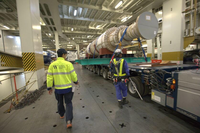 GE rotor loading in Yokohama (23) GE rotor loading in Yokohama (23)